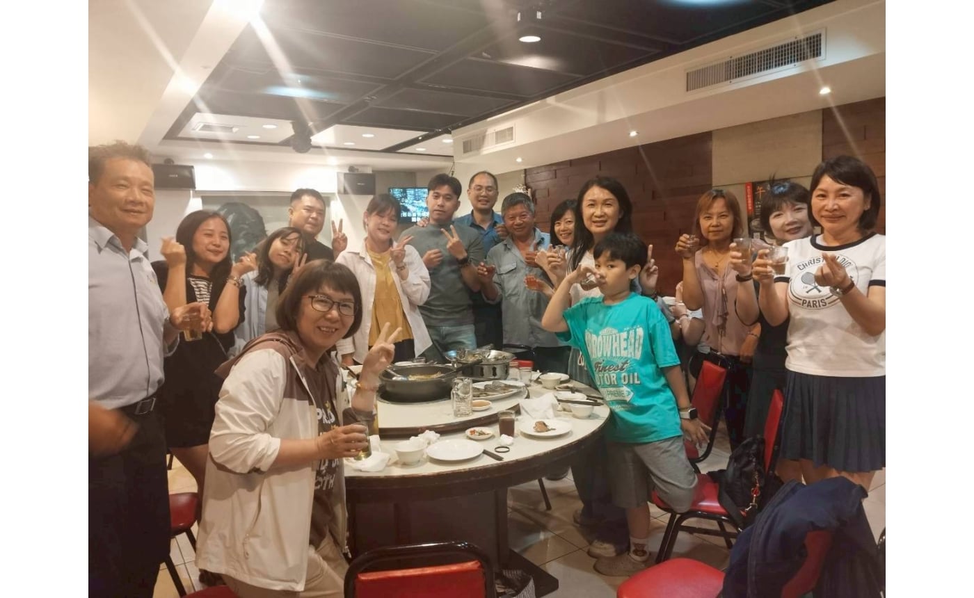 美味的佳餚拉近了彼此的距離